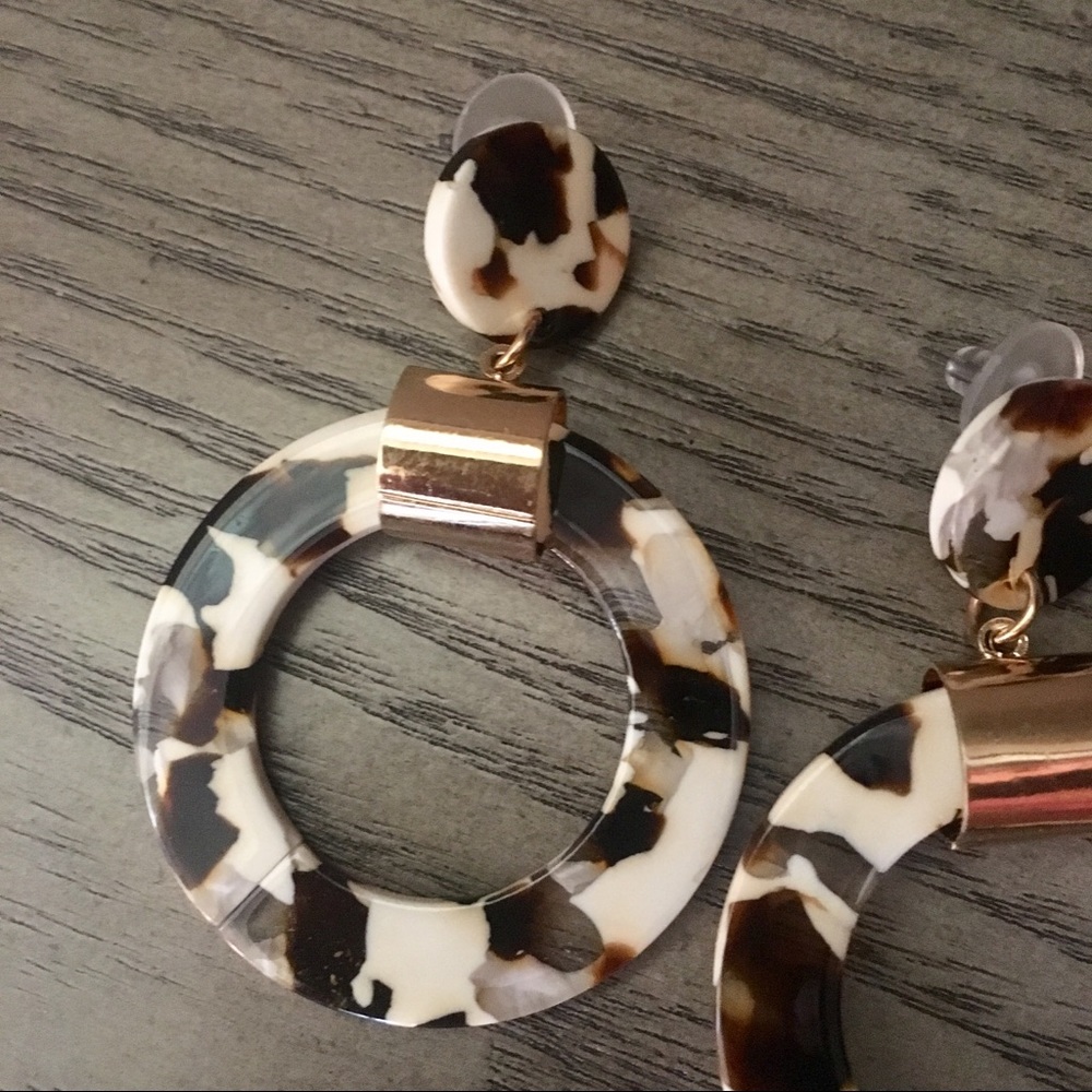 New! Anthropologie BaubleBar Resin Earrings - Picture 3 of 4